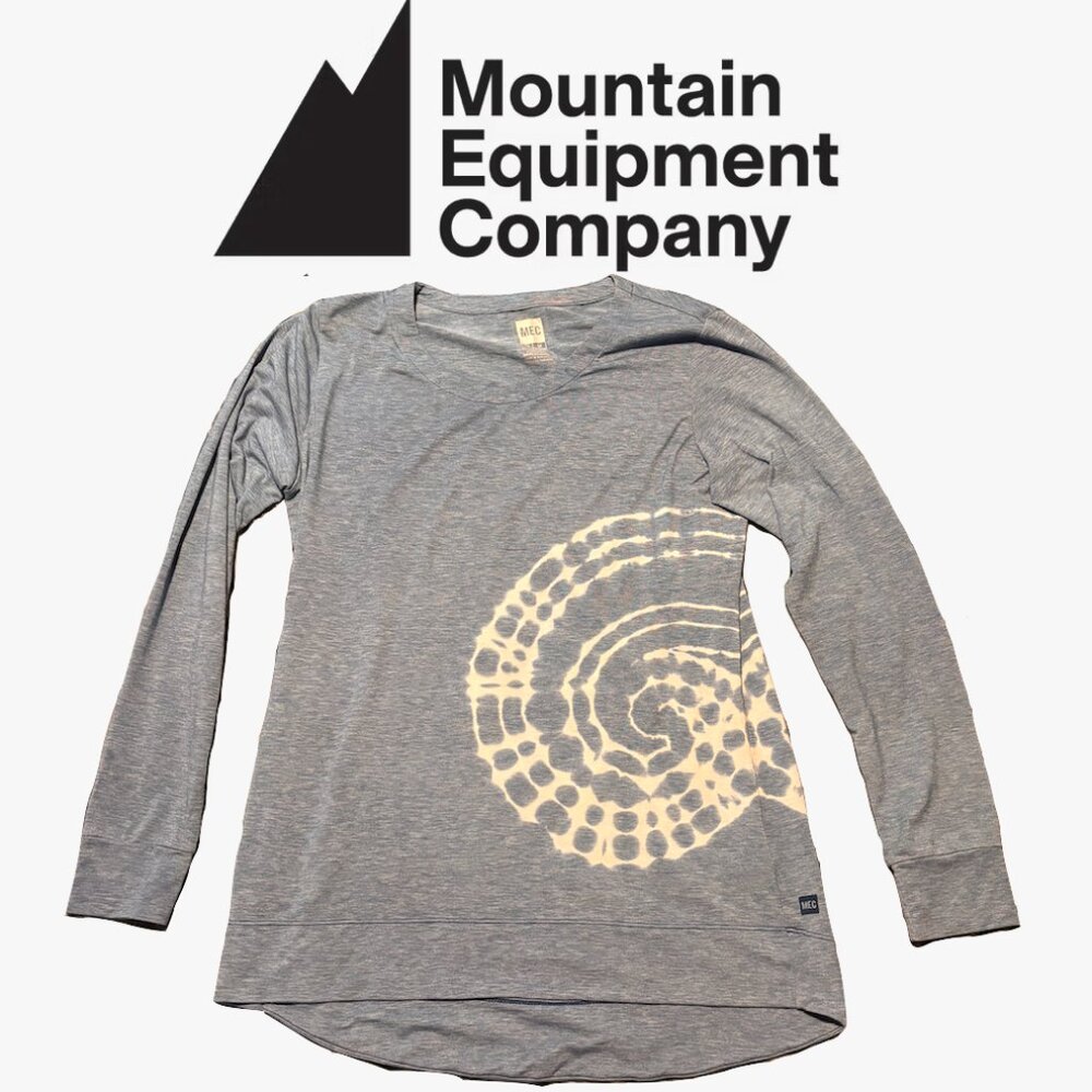 MEC Organic Cotton Blend Heather Blue Long Sleeve Hiking Shirt, Size Medium